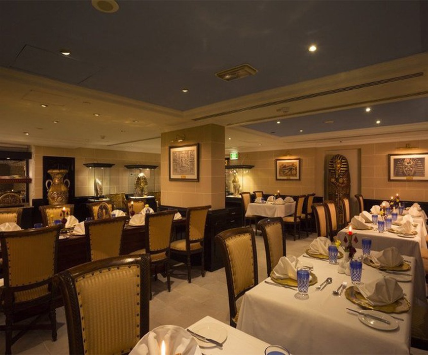 Pharaoh café & restaurant Arabian Courtyard Hotel & Spa Bur Dubai