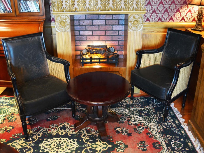 Englischer sherlock holmes pub arabian courtyard hotel & spa bur dubai Englischer sherlock holmes pub arabian courtyard hotel & spa bur dubai