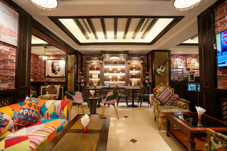 AHLAN LOUNGE Arabian Courtyard Hotel & Spa Bur Dubai AHLAN LOUNGE Arabian Courtyard Hotel & Spa Bur Dubai